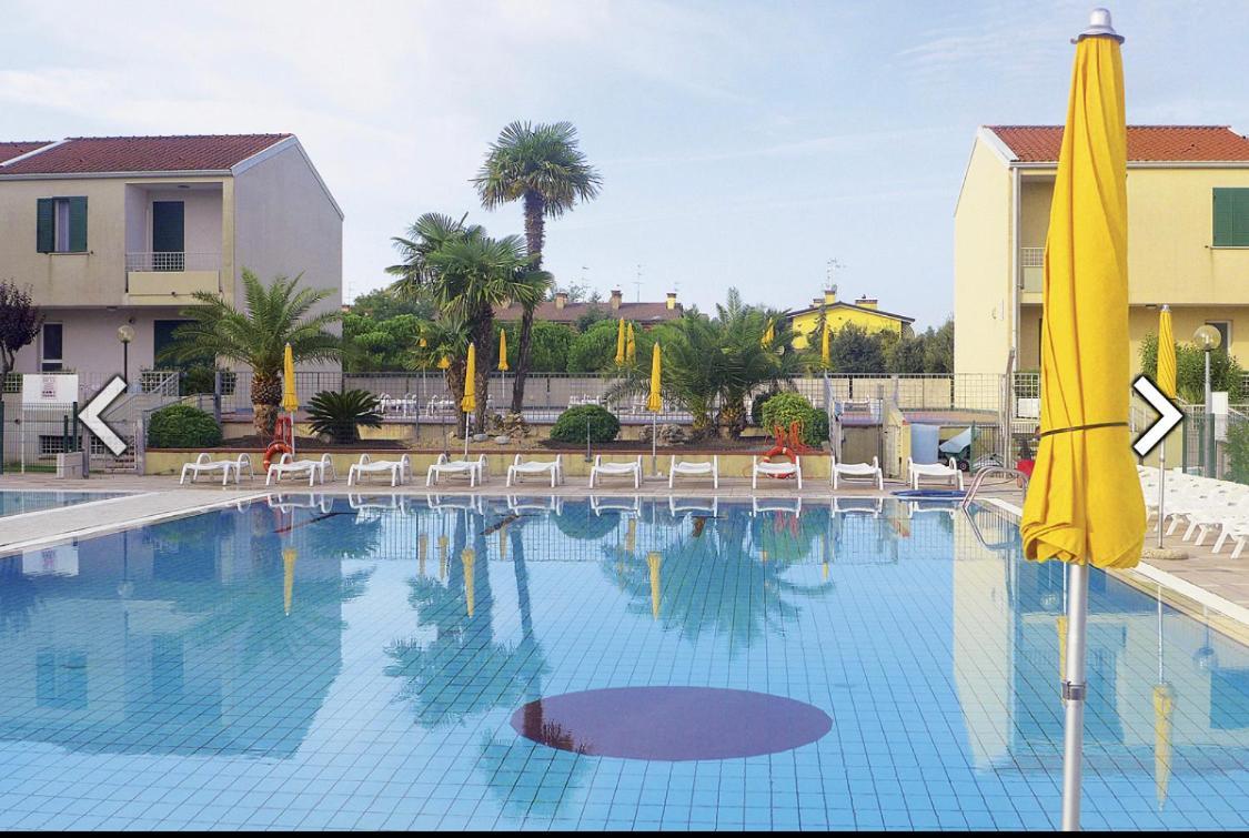 De Lux Swimming Pool, Parking, Garden Apartment