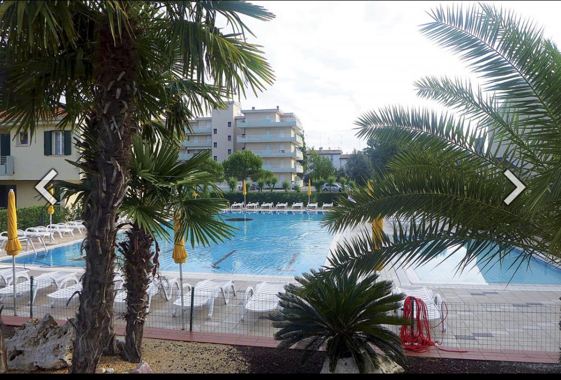 Apartment De Lux Swimming Pool, Parking, Garden *