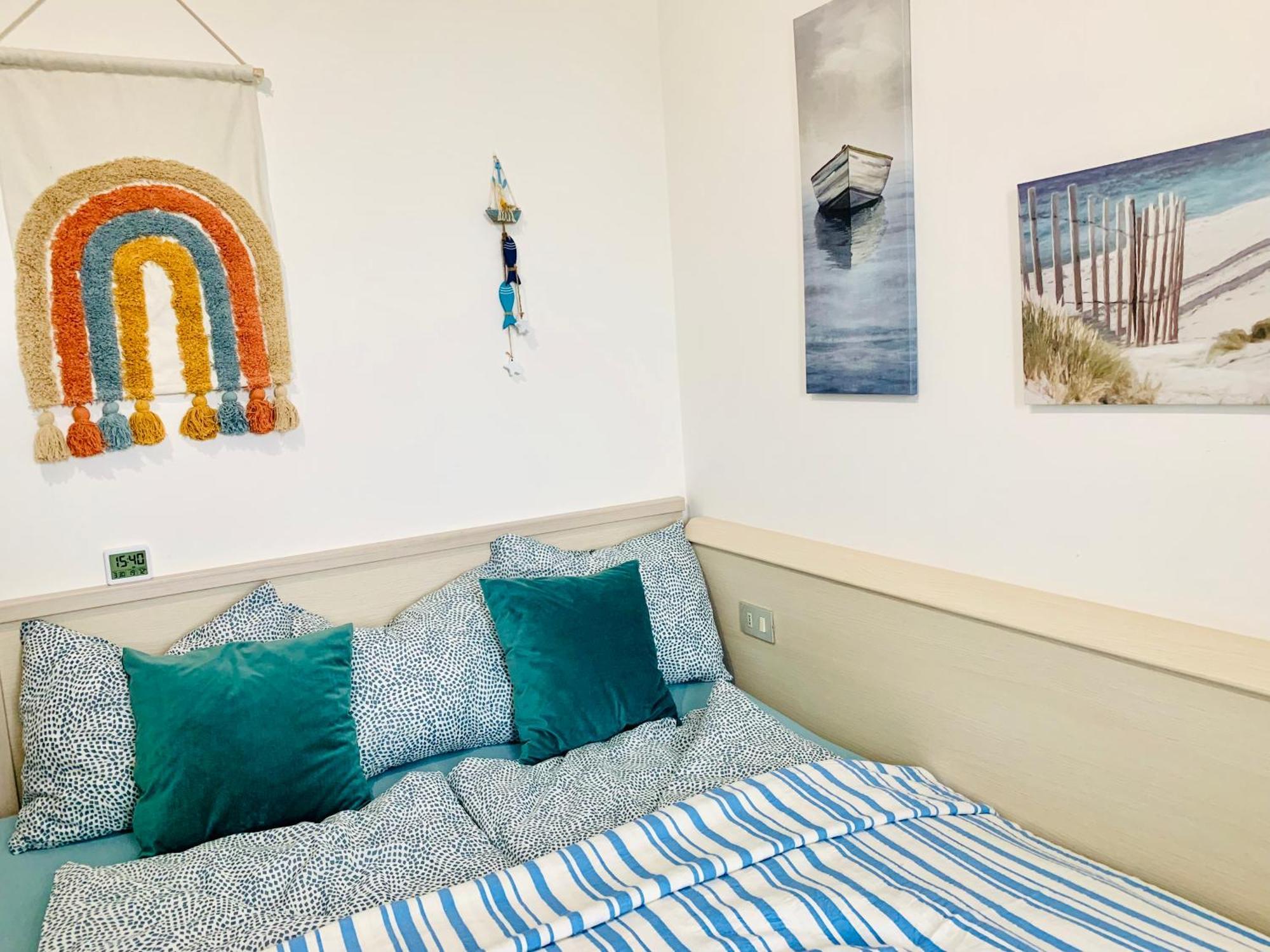 De Lux Swimming Pool, Parking, Garden Apartment *