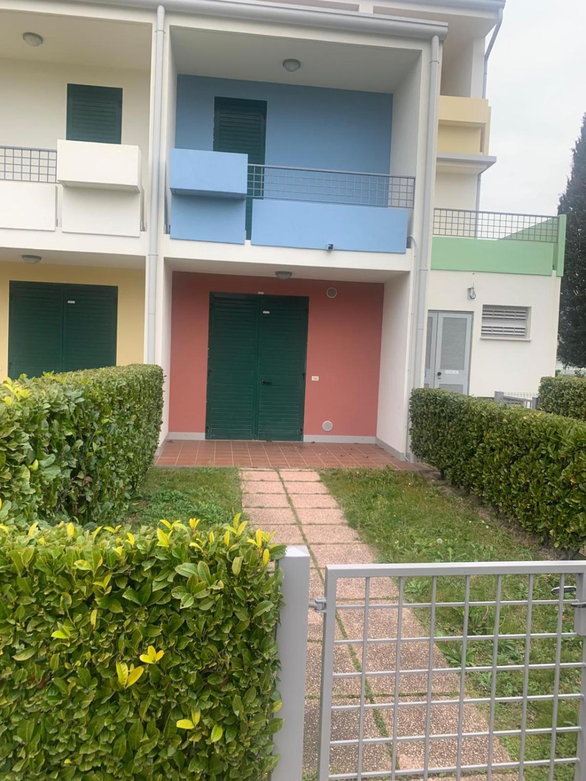 De Lux Swimming Pool, Parking, Garden *