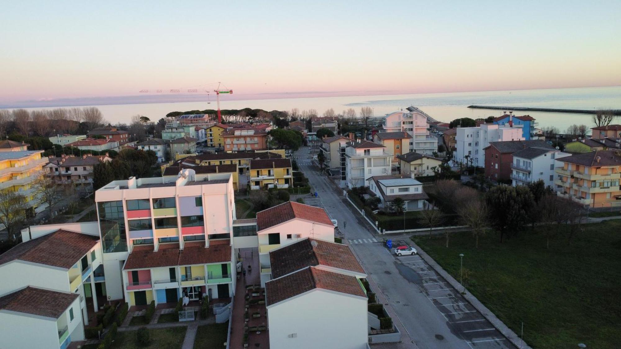 De Lux Swimming Pool, Parking, Garden Apartment